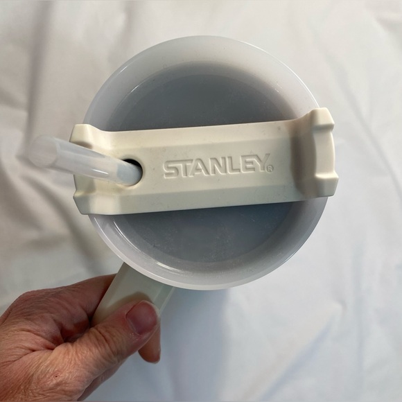 Stanley 40 oz Cream OG Quencher - Picture 3 of 10